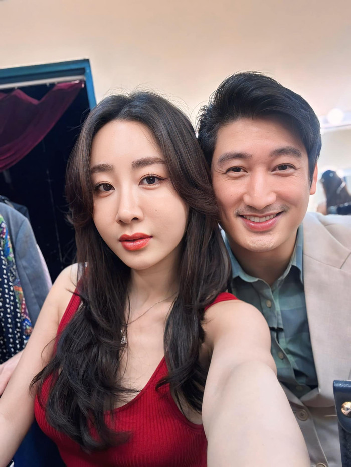 Ngọc Quỳnh rất yêu chiều bạn gái. (Ảnh FBNV)