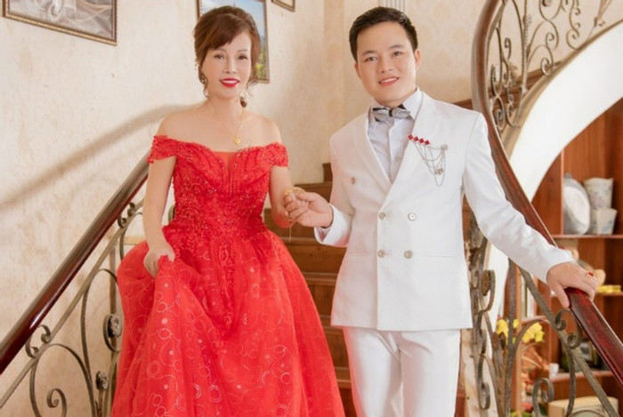 Cô dâu Thu Sao và chú rể Hoa Cương