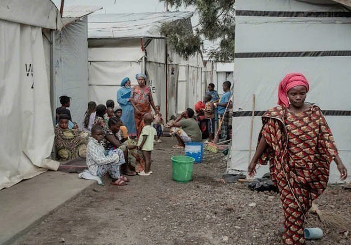 Thiếu thốn điều y tế khiến quốc gia gặp thách thức lớn với dịch bệnh. Ảnh minh hoạ