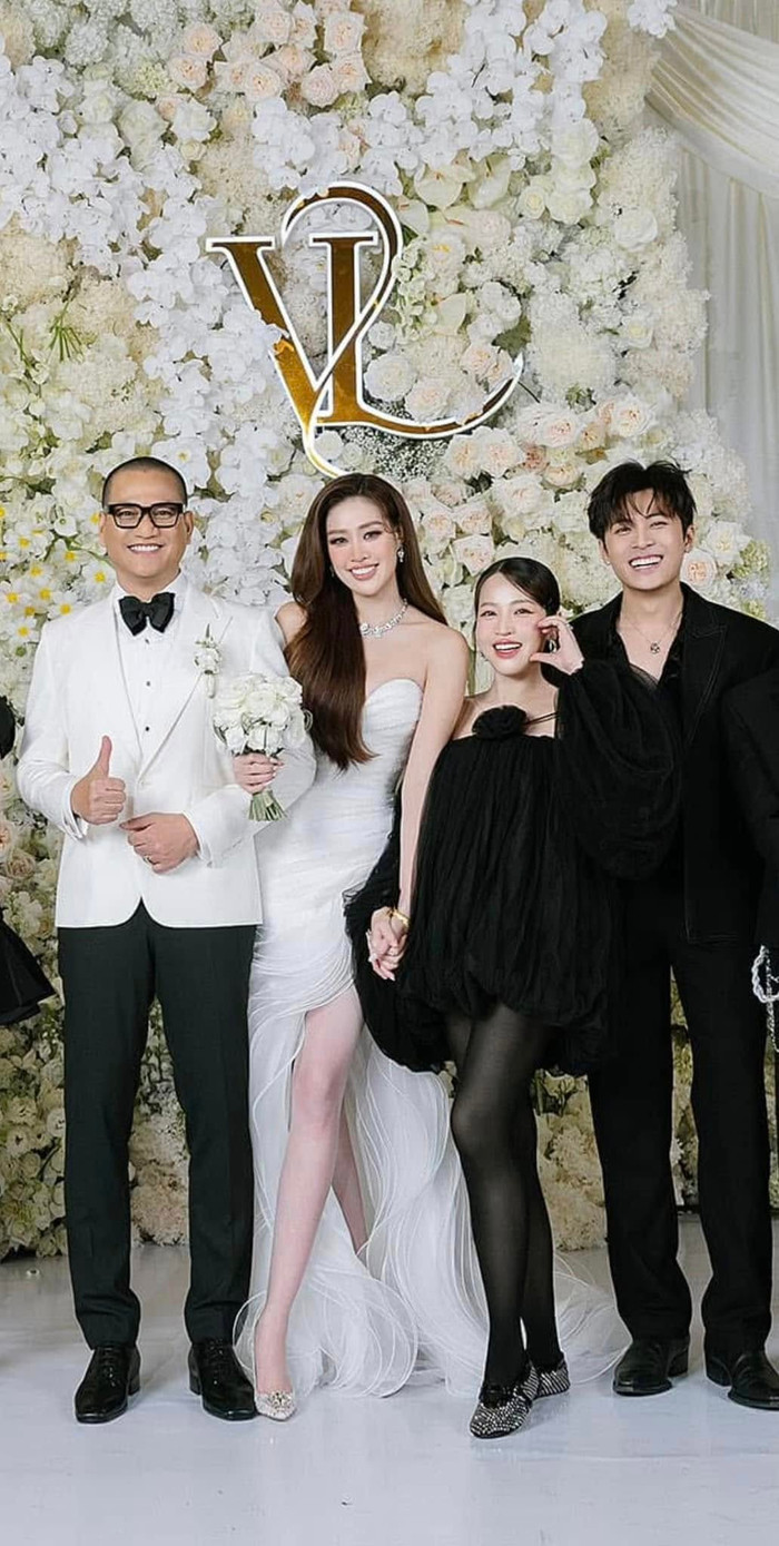 Puka vui vẻ khoe ảnh cưới với hoa hậu Khánh Vân, còn Khả Như chưa có động thái đăng ảnh 'sống ảo' hậu đi ăn cưới. Ảnh: FBNV