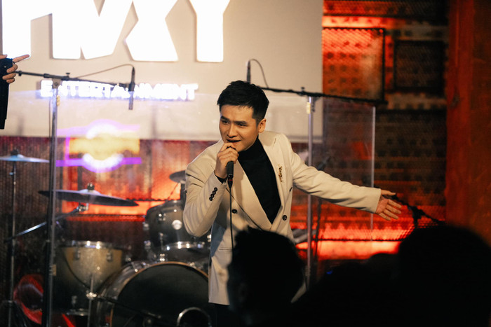 Hà Anh là chủ nhân của loạt bản hit đình đám, được giới trẻ yêu thích.