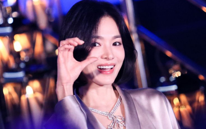 Song Hye Kyo lộ bằng chứng hẹn hò tình trẻ? Ảnh 2