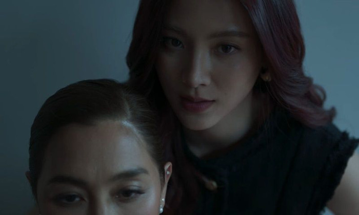 Cuộc đối đầu giữa Baifern Pimchanok và 'chị đại' Lukkade trong phim 18+ Thicha Tái Sinh dần đi đến hồi kết. 