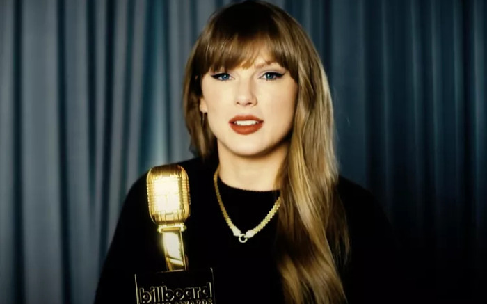 Taylor Swift mang vòng cổ vàng 11 nghìn đô tạo dấu ấn tại BBMAs 2024 Ảnh 2