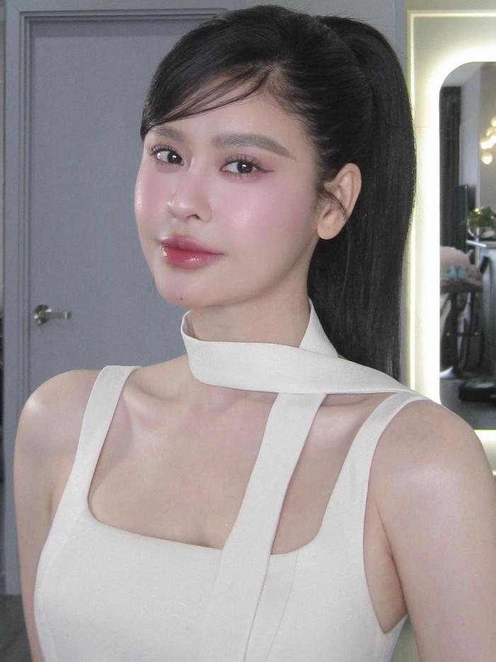 Trương Quỳnh Anh chăm chỉ cập nhật cuộc sống đời thường song song với việc điều trị, phục hồi sức khoẻ sau khi rút lui khỏi Bước Nhảy Hoàn Vũ.