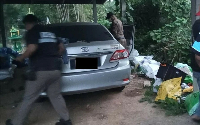 Thấy chiếc xe hơi đậu hoài không chạy, người dân bàng hoàng khi thấy cảnh tượng bên trong Ảnh 2