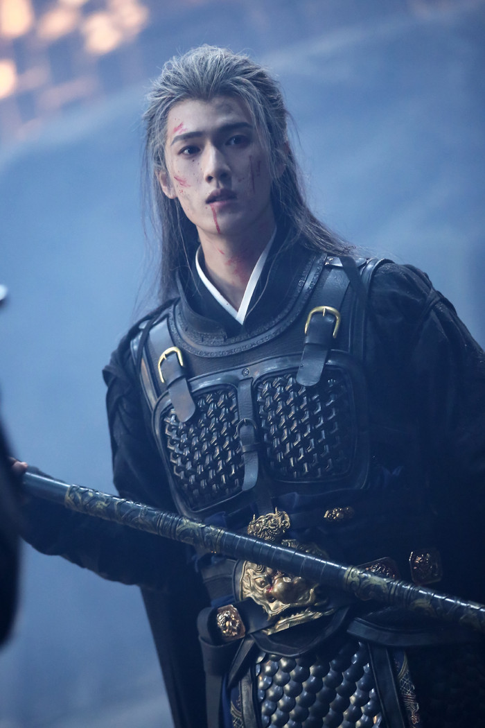 Lý Quân Nhuệ là sao nam hot nhất màn ảnh cuối năm nay.