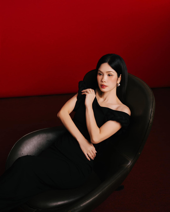 Huyền Cầm được nhận xét trẻ hơn so với tuổi. Ảnh: FBNV