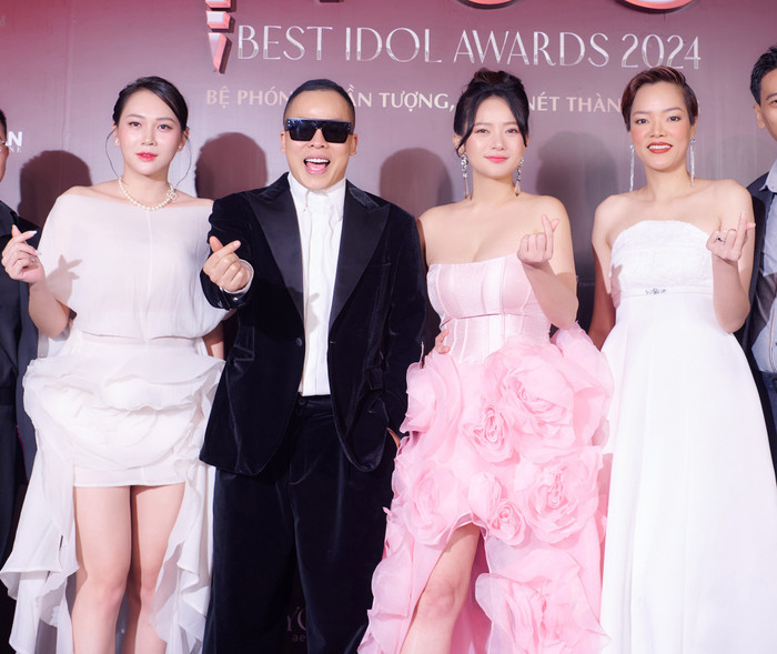 Vũ Khắc Tiệp hiếm hoi xuất hiện tại một sự kiện giải trí để chúc mừng người bạn thân Phan Như Thảo. 