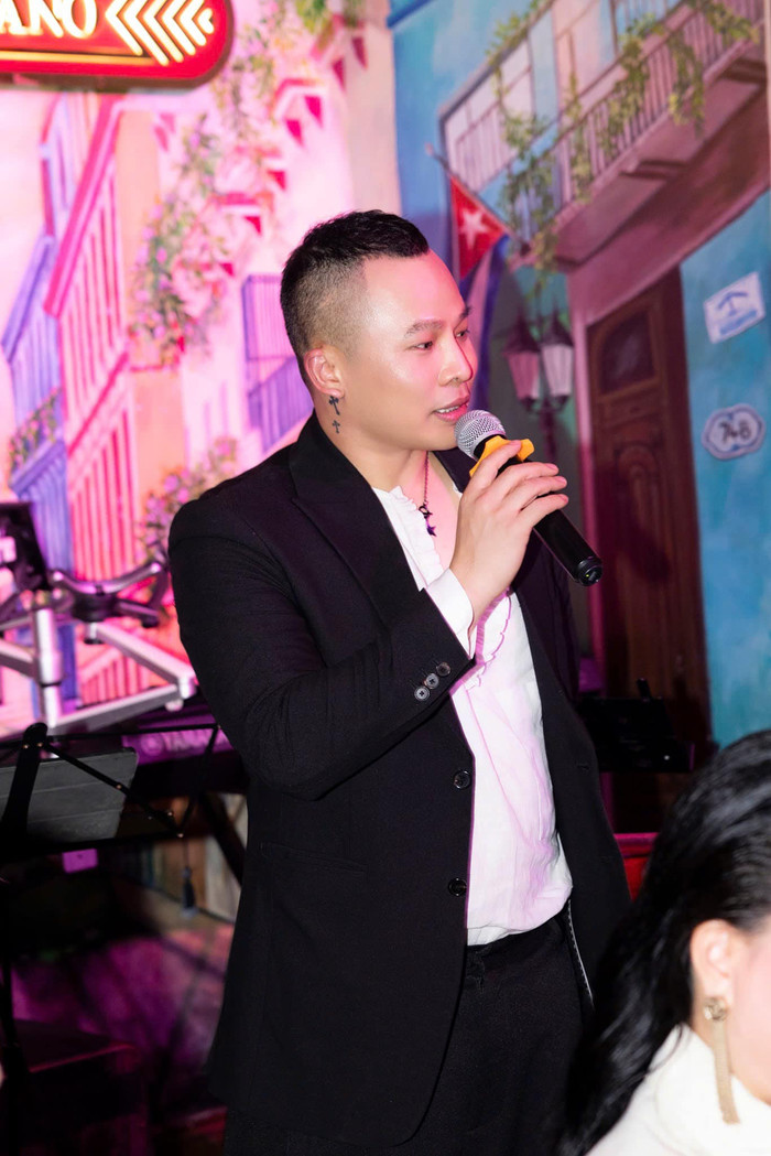 Vũ Khắc Tiệp cho biết Ngọc Trinh giận anh và bấm 'bỏ theo dõi' trên mạng xã hội. 