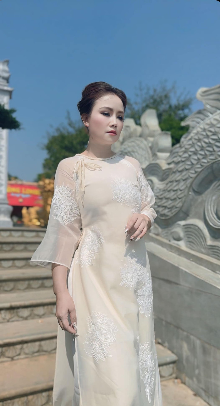 Hoàng Yến mong cuộc sống bình yên sau những 'bão giông'. Ảnh: FBNV