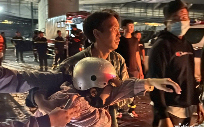 Người thân gào khóc đau đớn khi thấy thi thể nữ tài xế rơi xuống sông Đồng Nai Ảnh 2