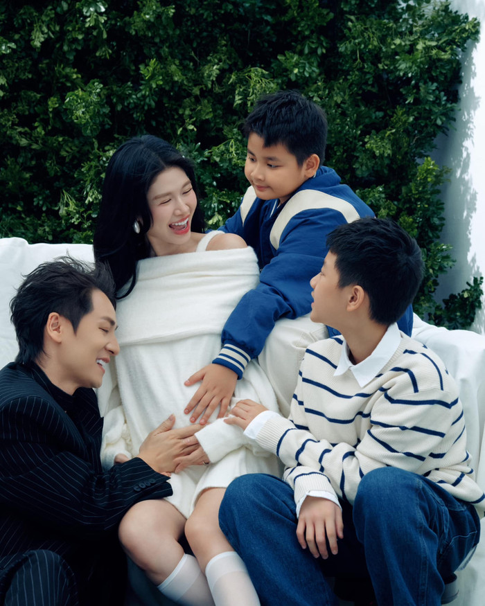 Gia đình hạnh phúc của Thủy Anh - Đăng Khôi. (Ảnh FBNV)