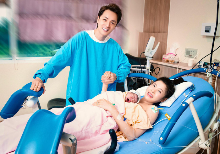Showbiz 24h: Được biết vợ Đăng Khôi đã sinh con vào ngày 11/12, cặp đôi đặt tên ở nhà cho con là Kai, tên thật là Nguyễn Đăng Anh Tài. Ảnh: FBNV