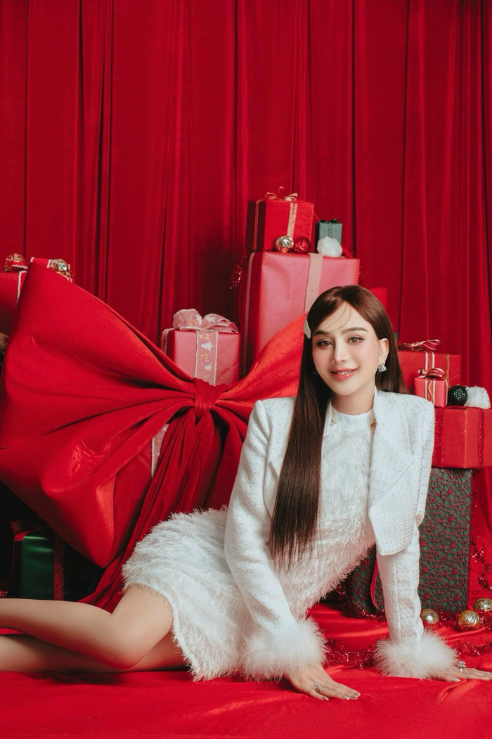 Lâm Khánh Chi tích cực làm mới bản thân qua những bộ ảnh được hậu kỳ cẩn thận. Ảnh: FBNV