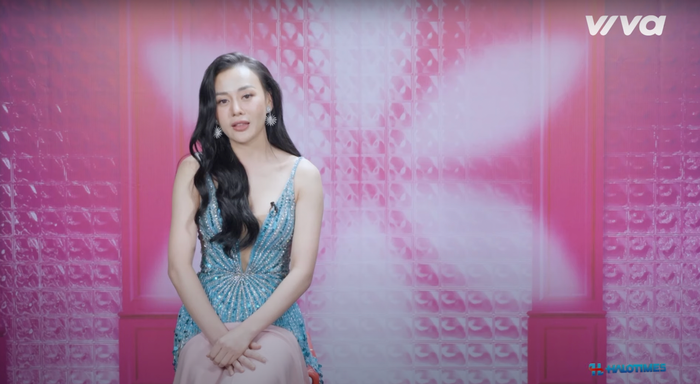 Phương Oanh ngay từ lần đầu xuất hiện đã khéo léo lựa chọn trang phục tôn triệt để ưu điểm về hình thể.