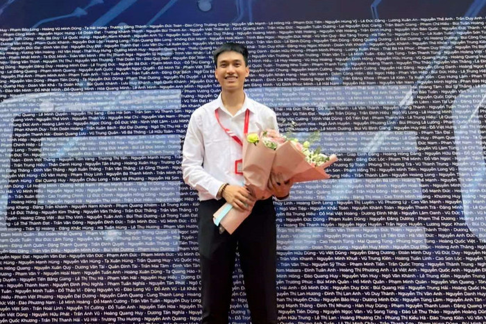 Nam sinh Trần Trung Hiếu