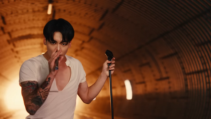 Hùng Huỳnh - Nam ca sĩ Việt đang bị 'tẩy chay' mạnh nhất lúc này Ảnh 2