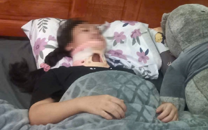 Khởi tố 6 nữ sinh đánh bạn gãy đốt sống cổ Ảnh 2