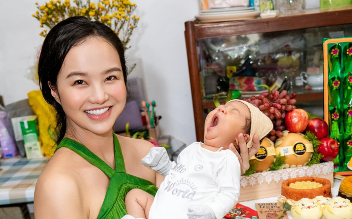 Hoa hậu Vbiz khoe ảnh mừng đầy tháng con trai, diện mạo sau khi ở cữ gây chú ý Ảnh 2