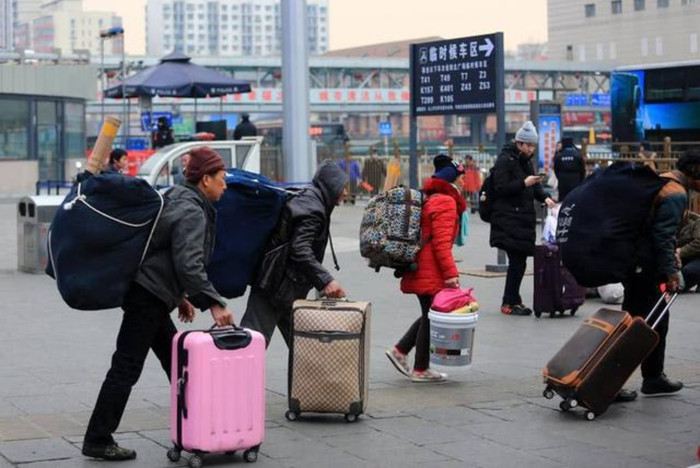 Người dân về quê ăn tết cùng gia đình. Ảnh minh hoạ.