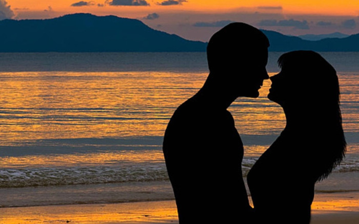 Cô gái 22 tuổi nhập viện vì một nụ hôn từ 'trai lạ' Ảnh 2