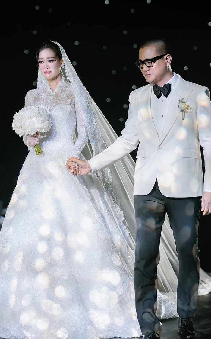 Vợ cũ của chồng Khánh Vân gửi lời chúc phúc đến anh chàng và mong anh cùng người mới hạnh phúc trong hành trình sắp tới. 