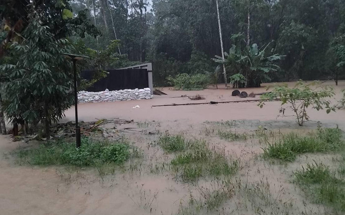 Nam ca sĩ nổi tiếng bị lũ lụt cuốn trôi nhà cửa, mất nhiều tài sản giá trị Ảnh 2