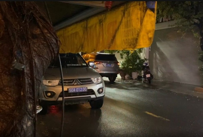 Xe của lực lượng chức năng truy xét nghi can. Ảnh: Công an Nhân dân
