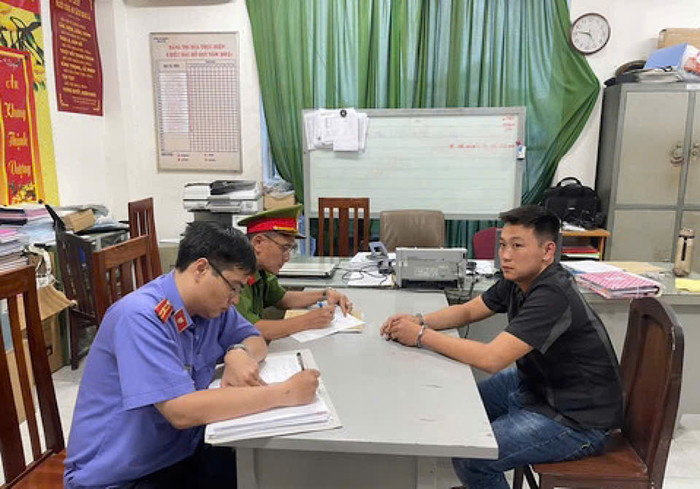 Quách Minh Nhựt tại cơ quan công an