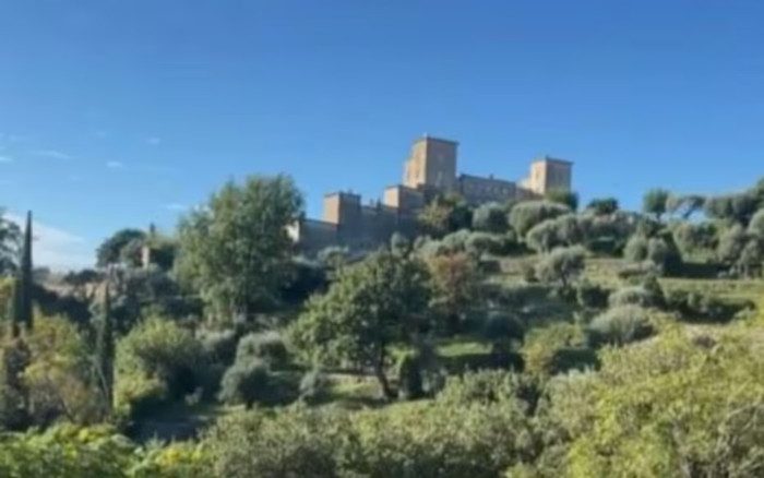 Để lại 66 tỷ đồng cho quê hương, trước khi qua đời ông lão yêu cầu một thứ Ảnh 2