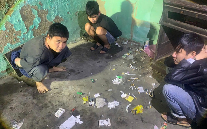 Bắt quả tang 3 thanh niên sử dụng ma tuý rong căn nhà bỏ hoang Ảnh 2