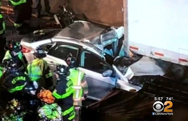 Toàn cảnh vụ tai nạn xe hơi của người mẫu Nicole Sincavage.