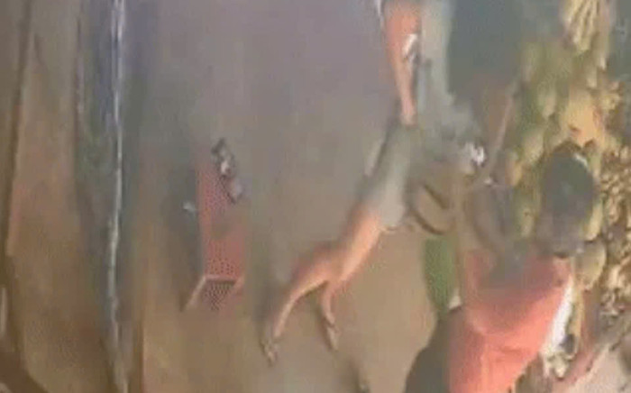 Vụ người phụ nữ bị gã đàn ông vờ mua đu đủ để sàm sỡ: 'Tôi rất uất hận' Ảnh 2