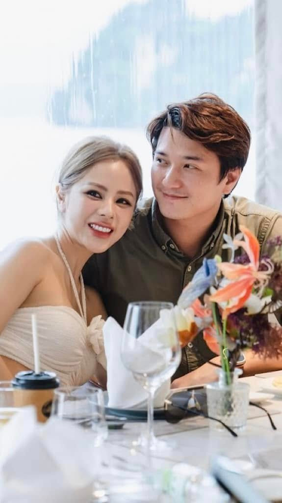 Huỳnh Anh và Bạch Lan Phương đã đăng ký kết hôn hồi tháng 4/2024. (Ảnh FBNV)