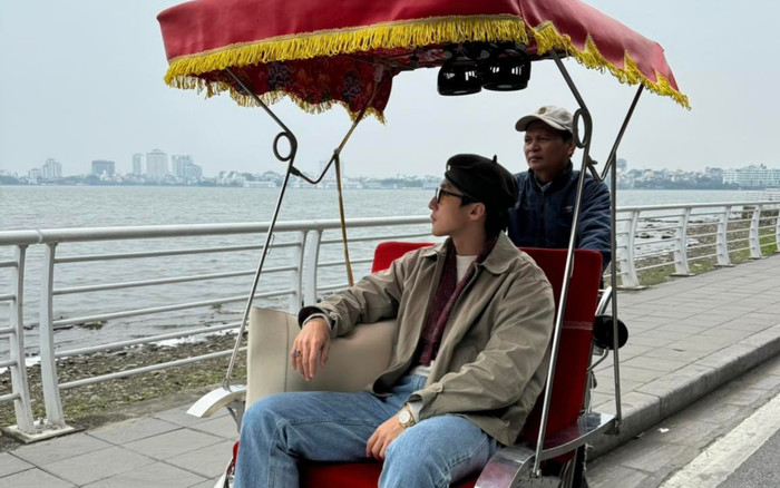 Sơn Tùng đăng ảnh đi dạo hồ Tây gây bão mạng, 'trách yêu' các fan vì điều này Ảnh 2