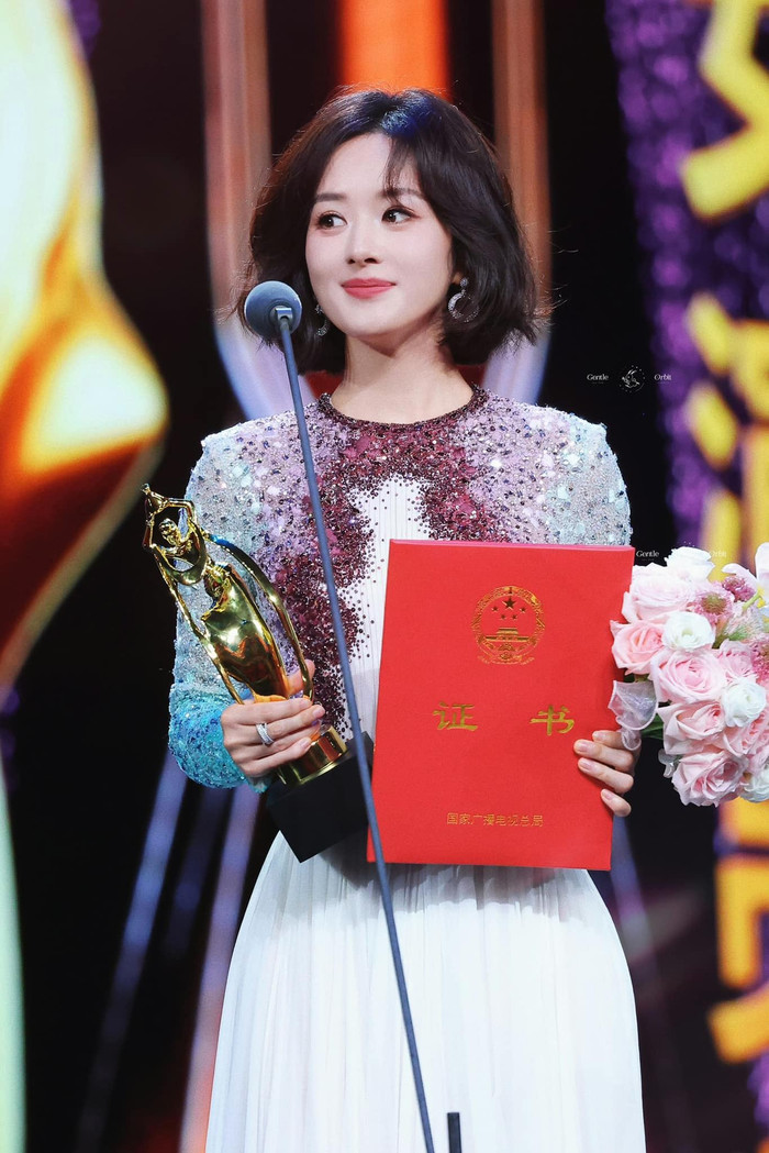 Điểm chung giúp Song Hye Kyo và Triệu Lệ Dĩnh trở thành mỹ nhân hàng đầu showbiz Ảnh 4