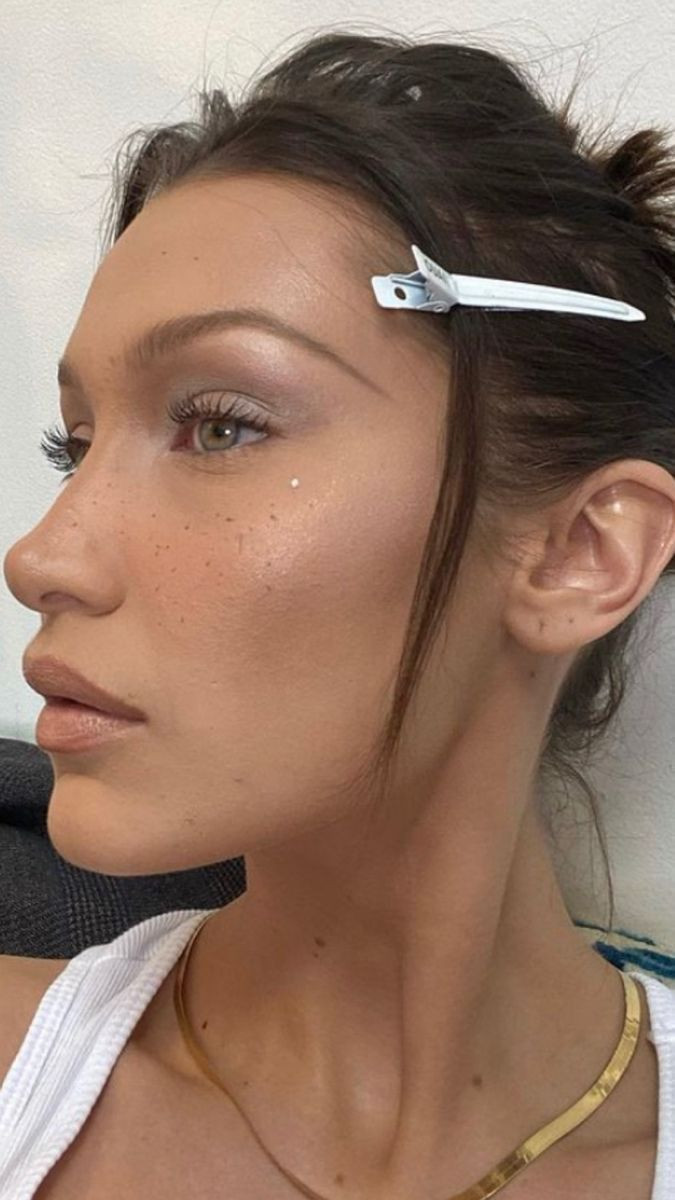 Những kiểu trang điểm giúp bạn 'sáng' nhất đêm Giáng Sinh 2024 Ảnh 7