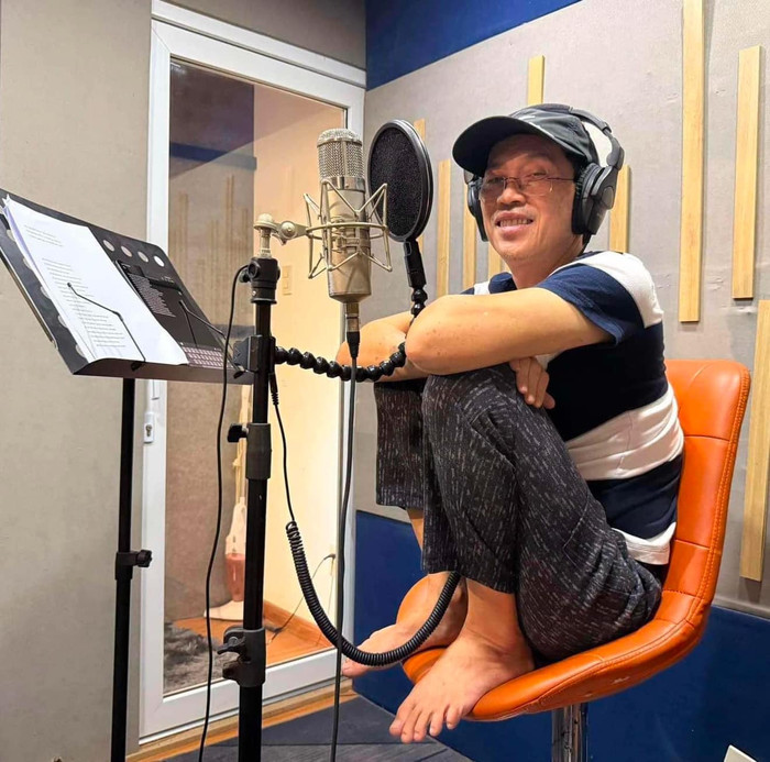 Hoài Linh hiện đã trở lại hoạt động nghệ thuật khi chăm chỉ tham gia sự kiện, đóng phim và nhận lời biểu diễn tại các buổi tiệc. (Ảnh: FB Dương Triệu Vũ) 