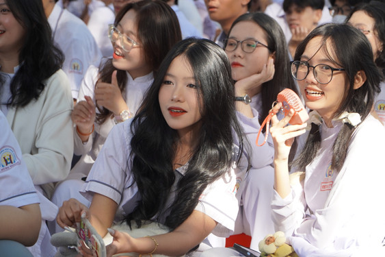 Theo đề xuất của TP.HCM, trẻ mầm non dưới 5 tuổi và học sinh THPT, giáo dục thường xuyên hệ THPT công lập và ngoài công lập sẽ được hỗ trợ học phí từ năm học 2025-2026 tương đương mức học phí đang đóng hiện nay