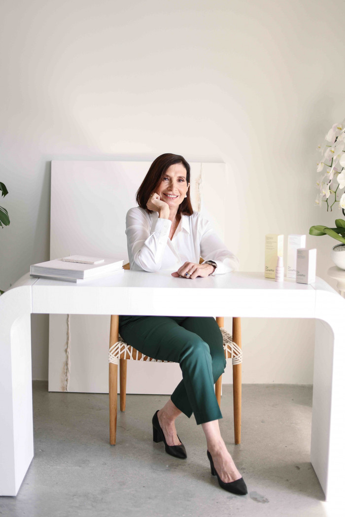 Bác sĩ Loretta Ciraldo truyền cảm hứng về cách chấp nhận và trân trọng tuổi tác. Ảnh IGNV