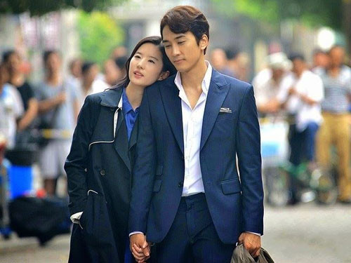 Song Seung Hun và Lưu Diệc Phi có cơ duyên quen biết khi cùng đóng chung một bộ phim, từ đó cả hai dần nảy sinh tình cảm. Sau đó cặp đôi quyết định tiến tới yêu đương. Ảnh: Sưu tầm