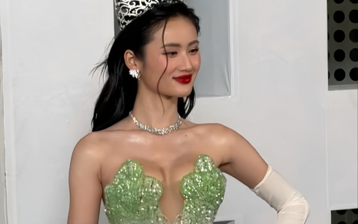 Hoa hậu Ý Nhi nóng bỏng sau màn 'nâng cấp' thành công Ảnh 2