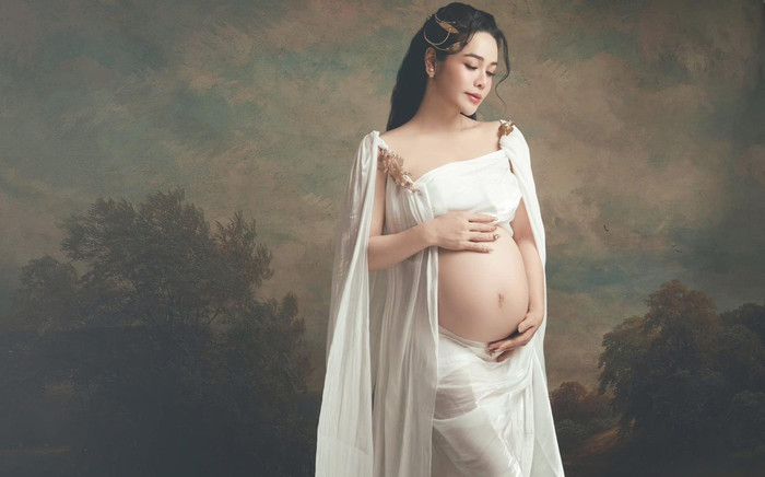 Nhật Kim Anh tung bộ ảnh bầu đẹp ngẩn ngơ Ảnh 2