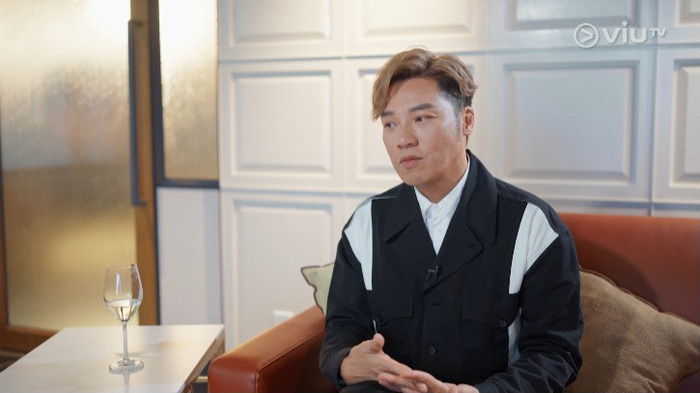 Vương Hiền Chí nộp đơn xin phá sản. 