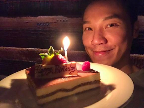 Gần đây, nam diễn viên đầu tư vào mảng sản xuất chương trình truyền hình và quản lý nghệ sĩ. 