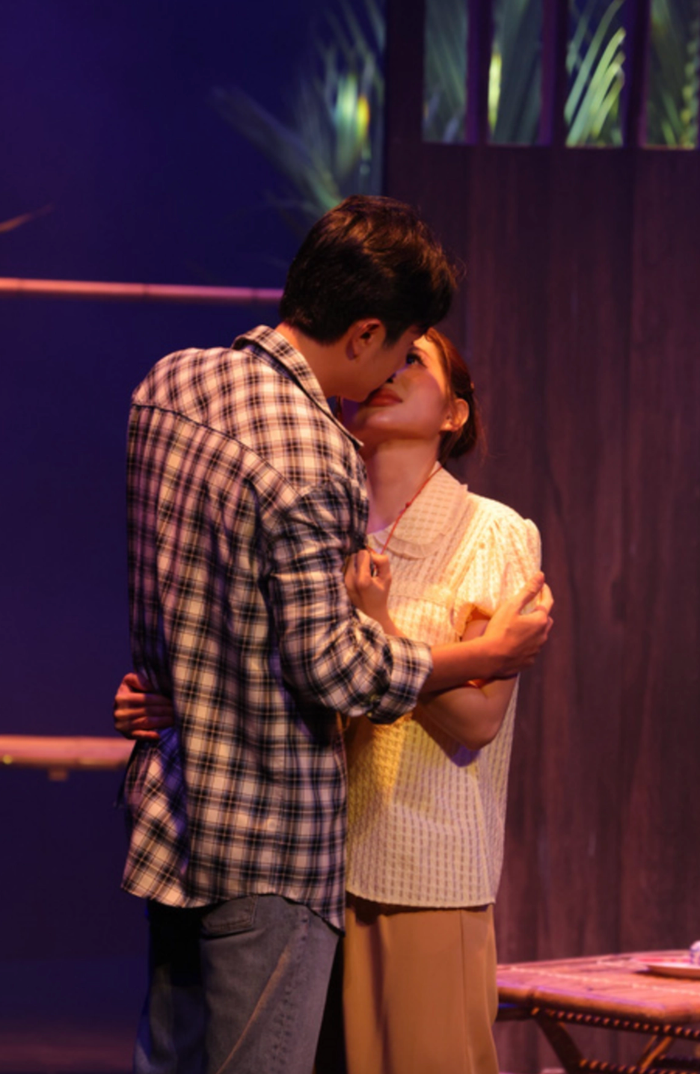 Huỳnh Phương và Khả Như từng gây bão với cảnh 'hôn như thật' trong một vở kịch. (Ảnh: FBNV)