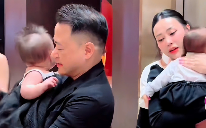 Shark Bình ghi điểm với hành động tinh tế giữa chốn đông người Ảnh 2