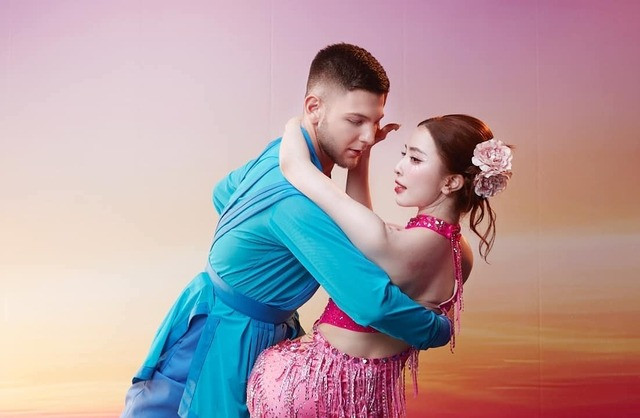 Quỳnh Nga 'tình bể bình' với 'tình tin đồn' tại sự kiện Ảnh 3