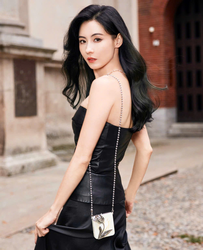 Trương Bá Chi ăn uống khoa học kết hợp thể thao để giữ dáng. Ảnh: QQ